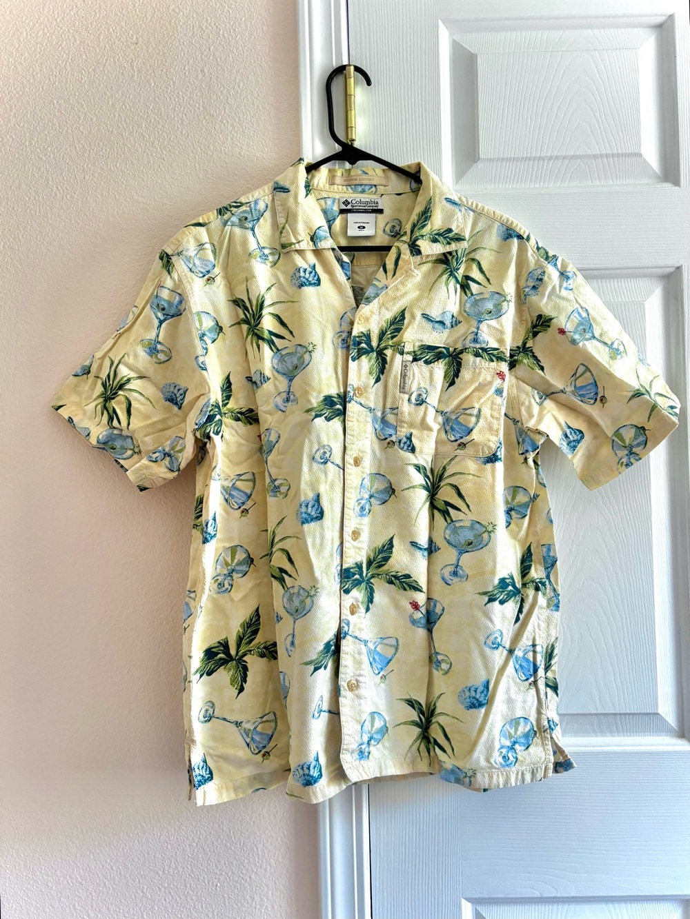 Columbia Mens Yellow River Lodge Tropical Short Sleeve Martini Hawaiian Shirt M